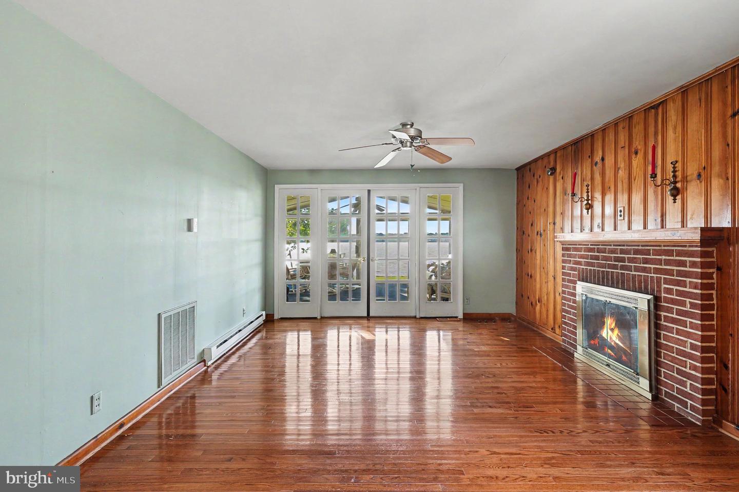 2028 Park Beach Dr Property Photo 15