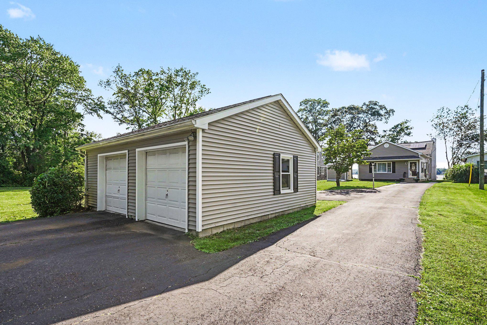 2028 Park Beach Dr Property Photo 41