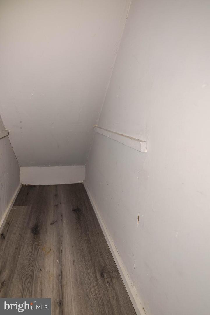 128 S Philadelphia Blvd Property Photo 9