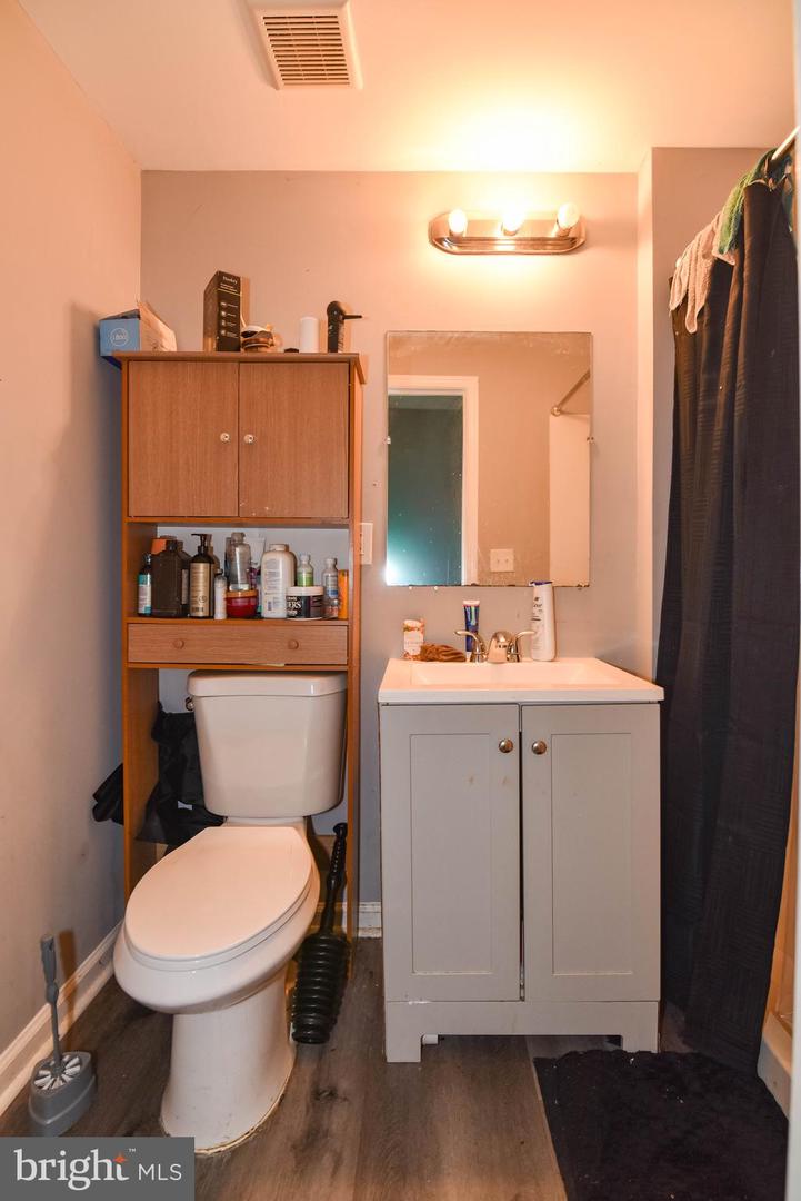 128 S Philadelphia Blvd Property Photo 33