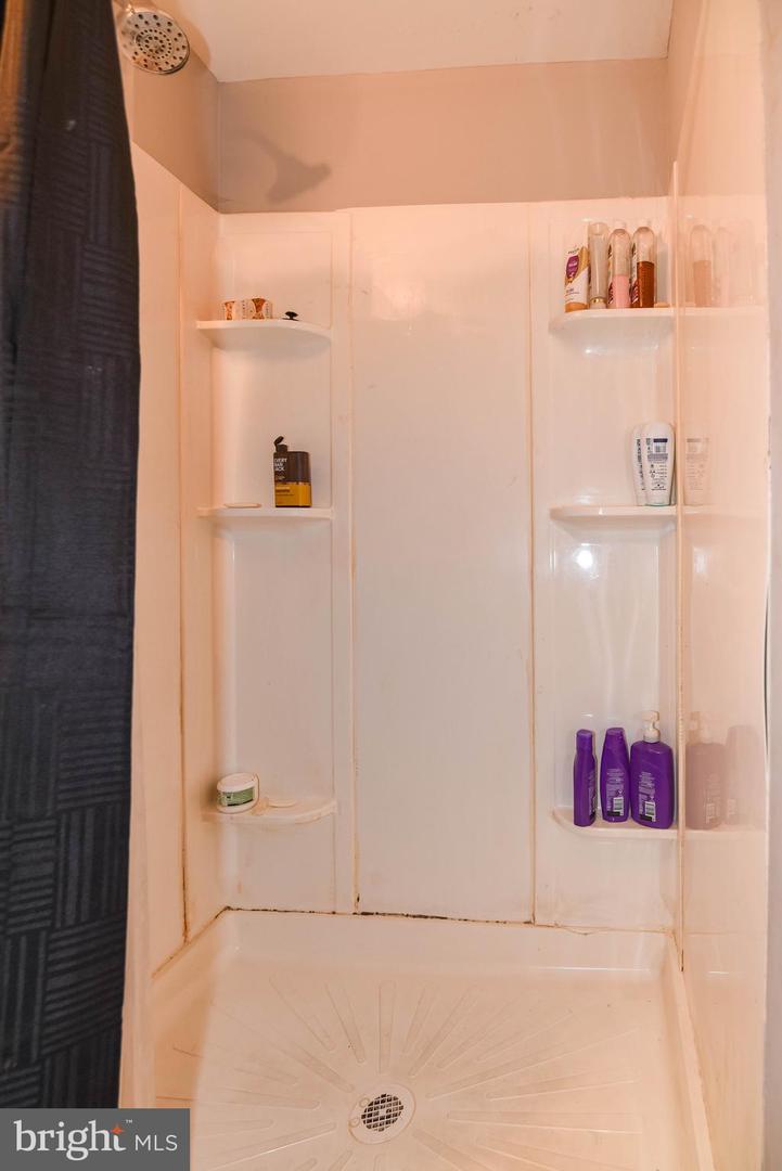 128 S Philadelphia Blvd Property Photo 34