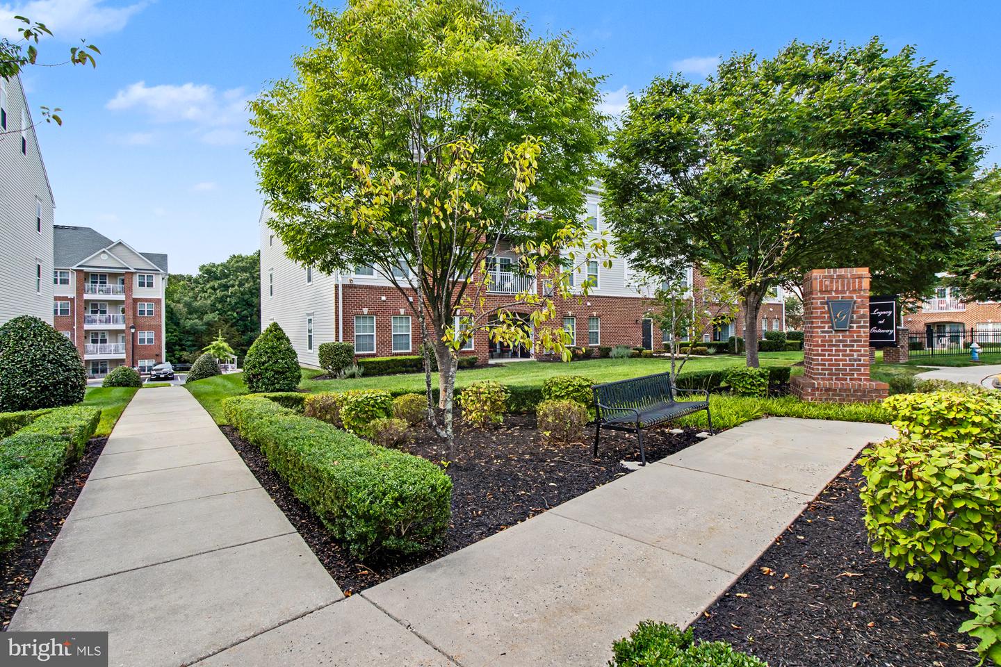259 BECKENHAM CIR #201 Property Photo 1