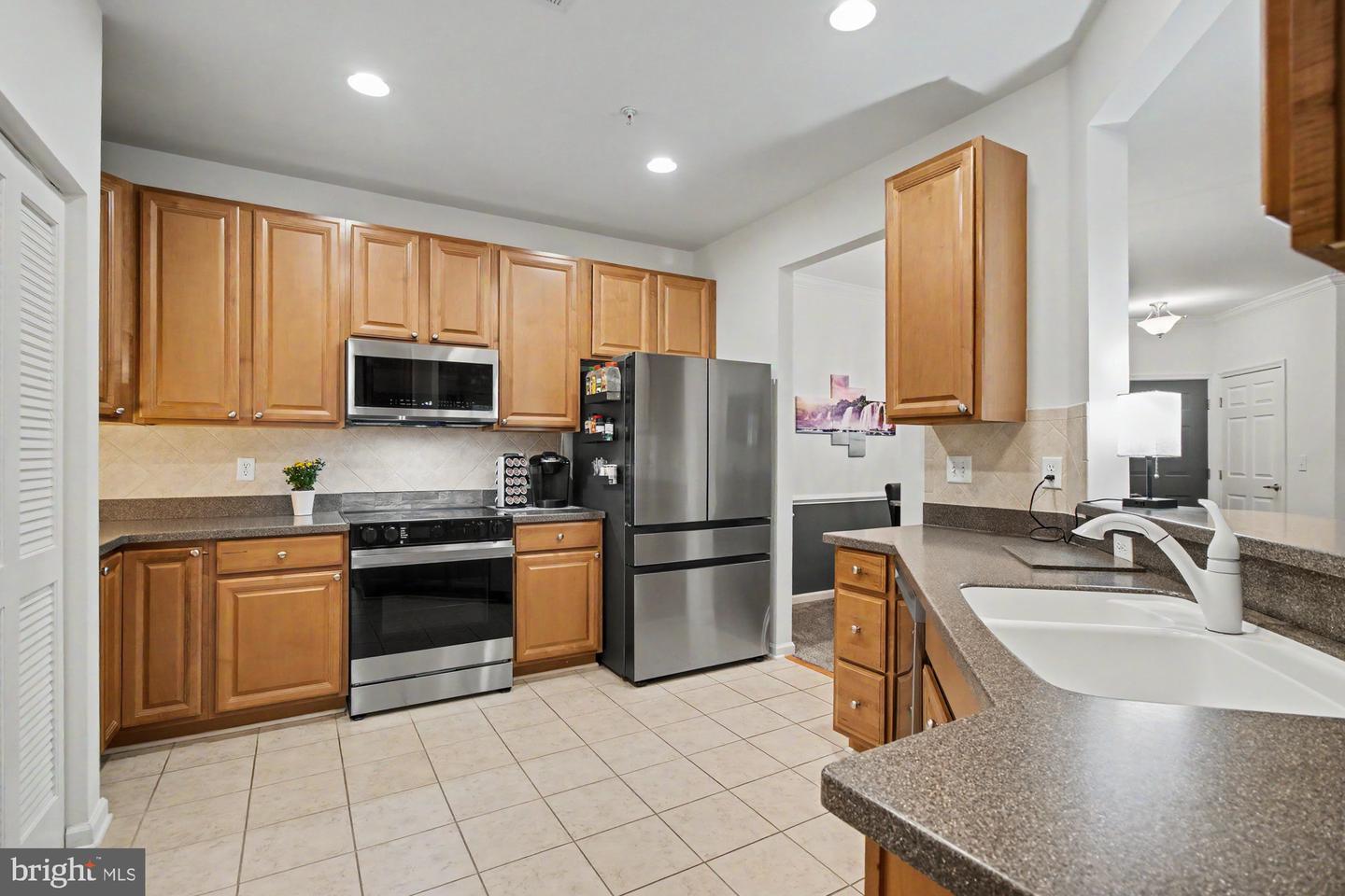 259 Beckenham Cir #201 Property Photo 7