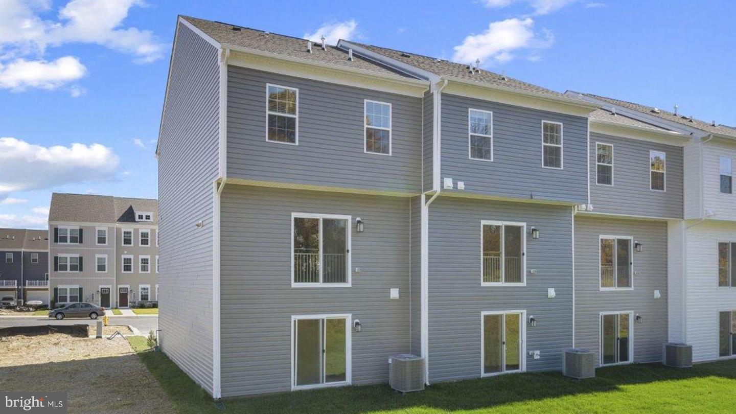 363 Hackley Dr Property Photo 8