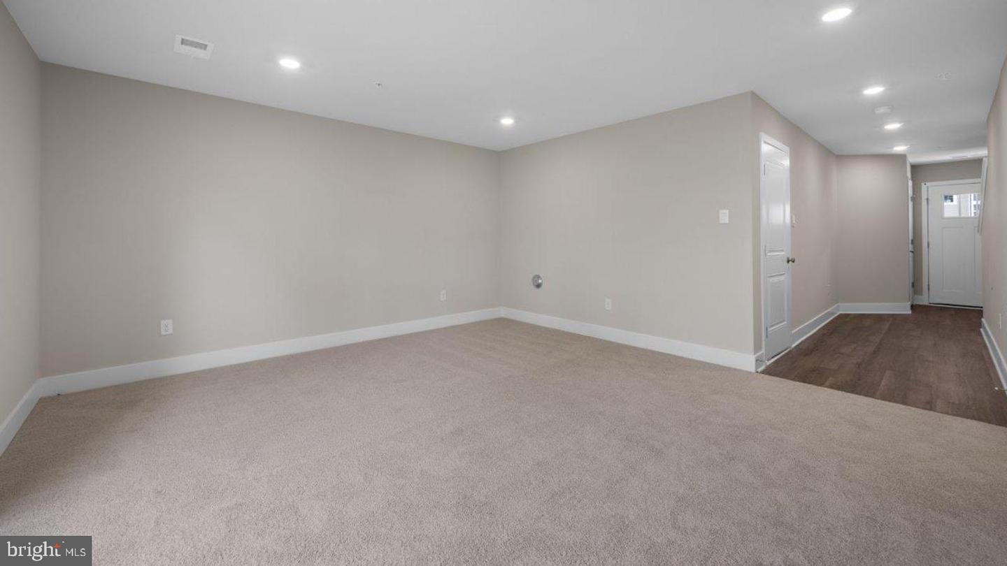363 Hackley Dr Property Photo 12
