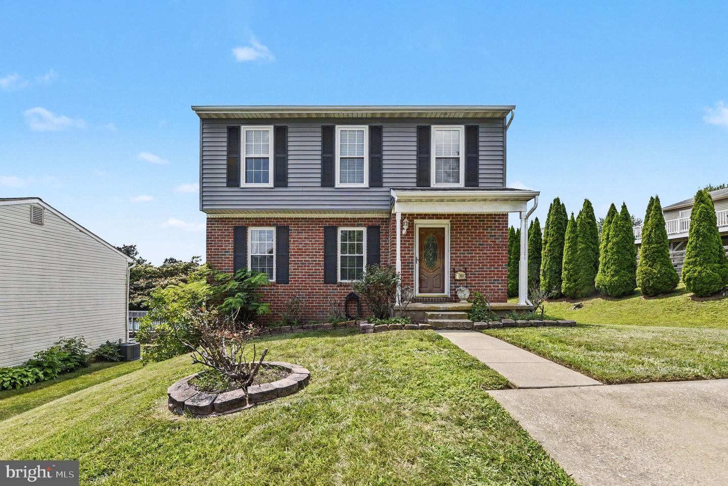 702 FOOT HILL RD
