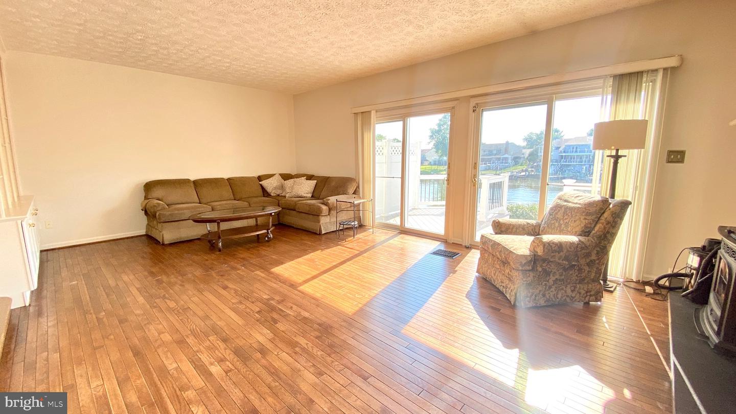 124 Ravenswood Property Photo 3