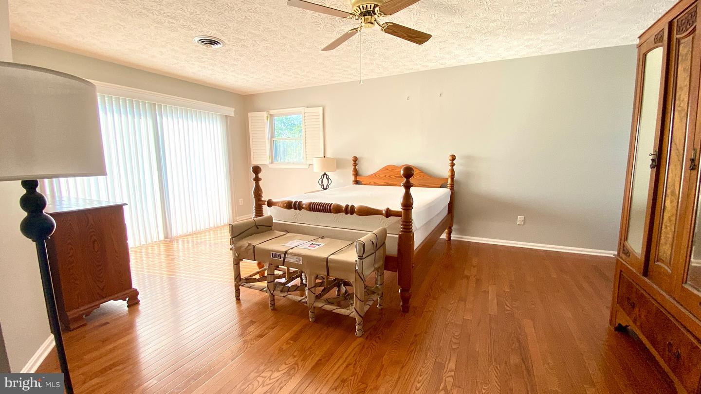 124 Ravenswood Property Photo 13