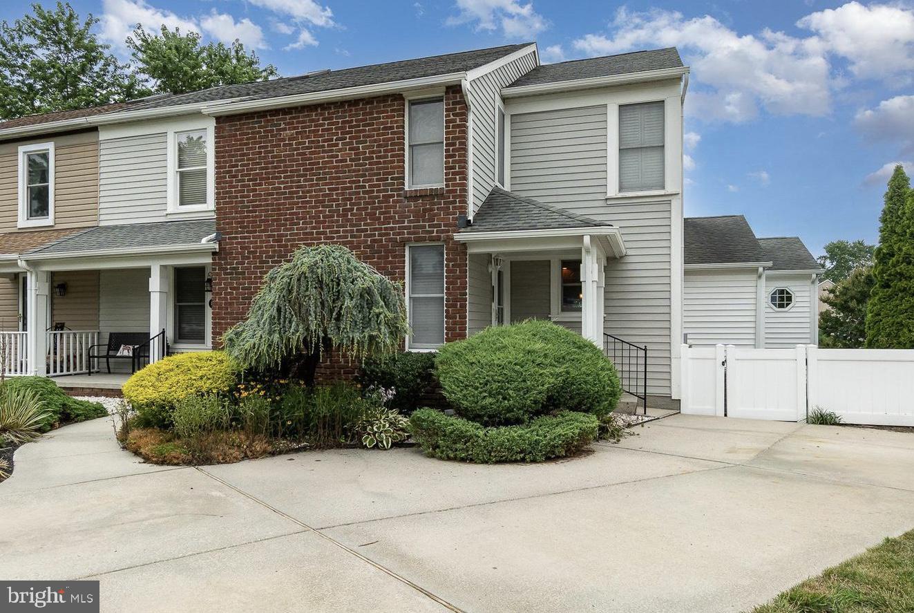 124 Ravenswood Property Photo 35