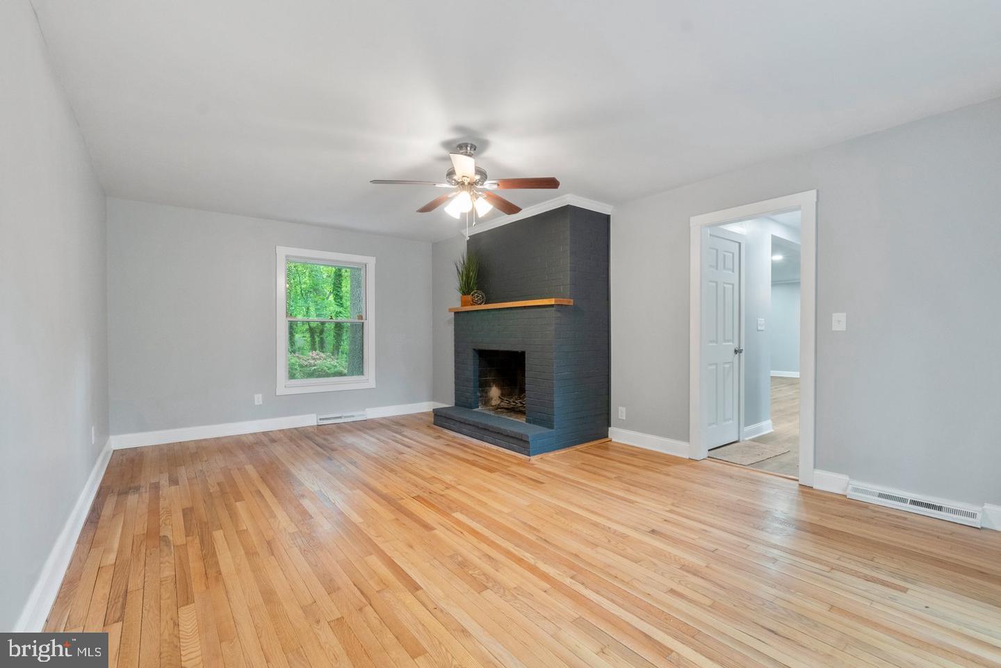 200 Maxwell Ct Property Photo 3