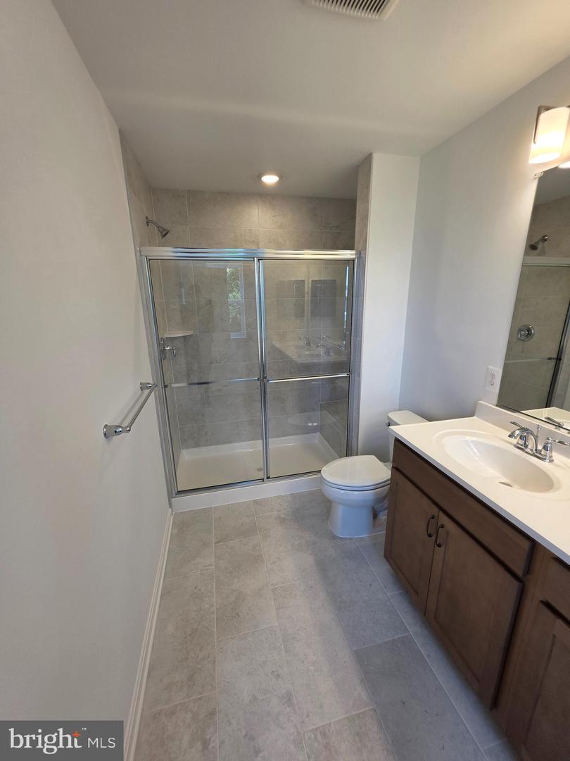 338 Aqua Sq Property Photo 17
