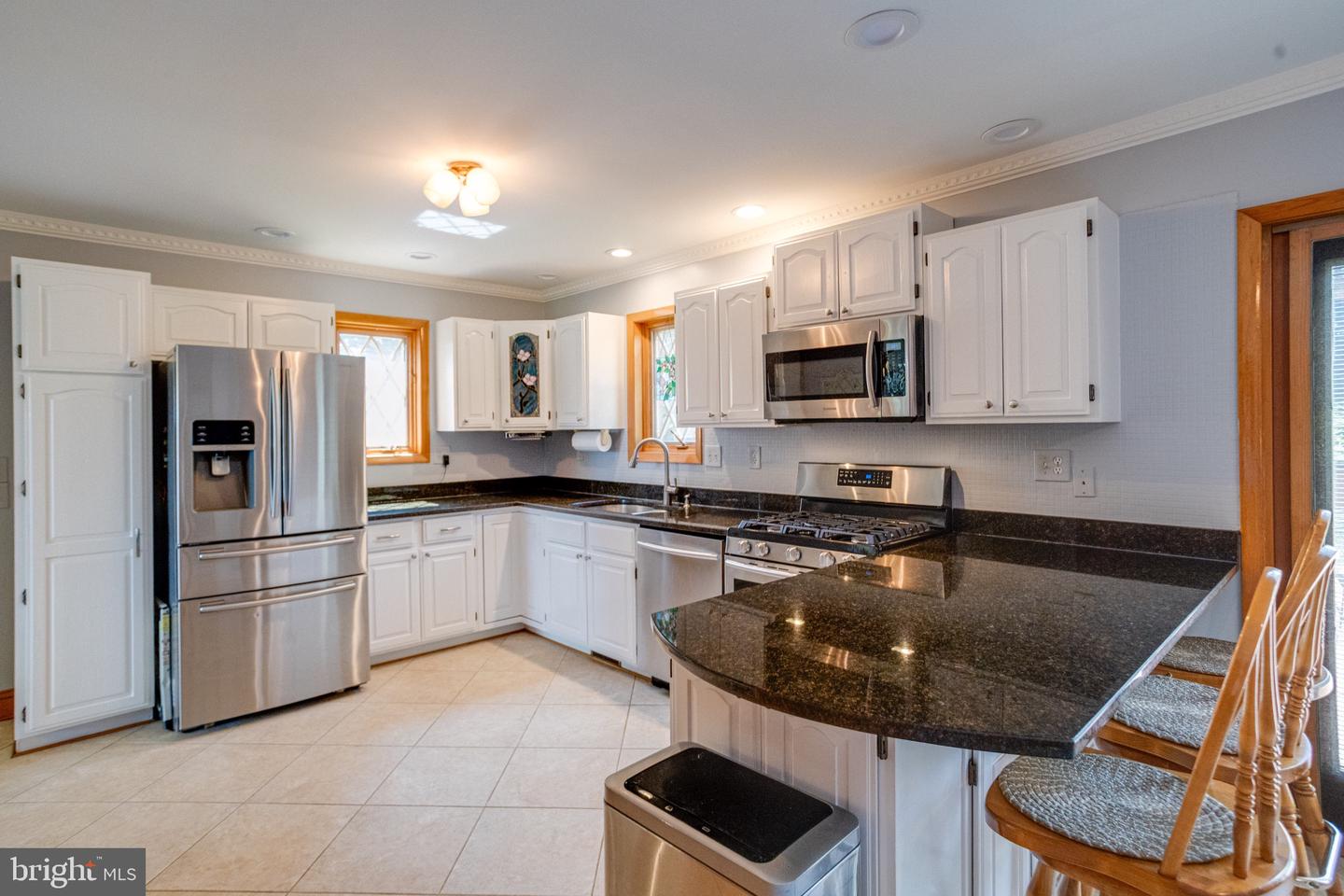 2300 Kings Arms Dr Property Photo 35