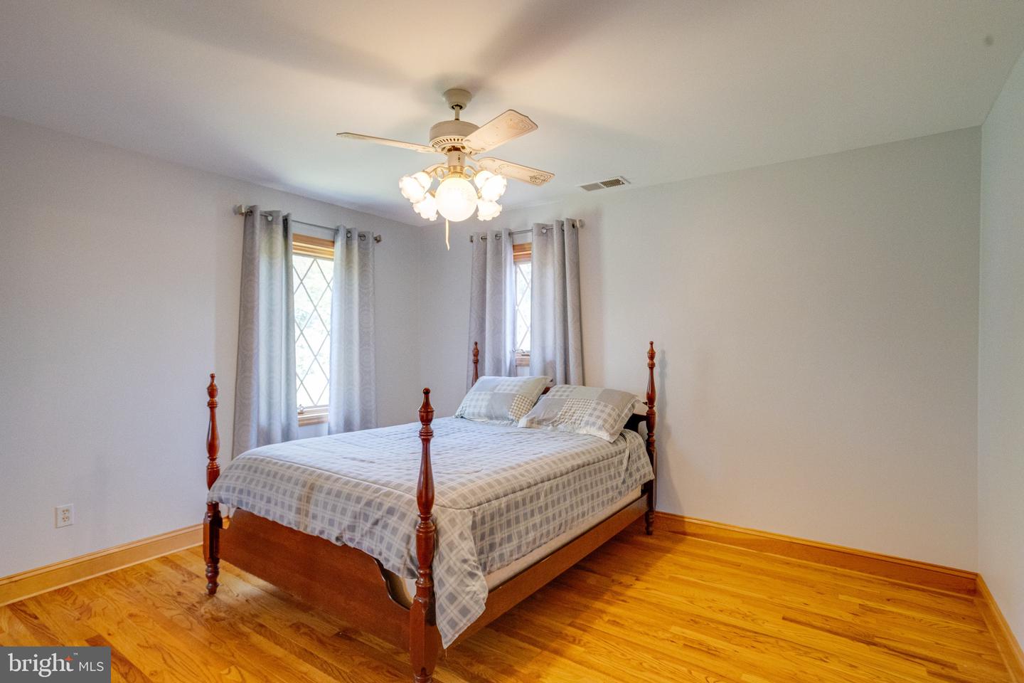 2300 Kings Arms Dr Property Photo 49