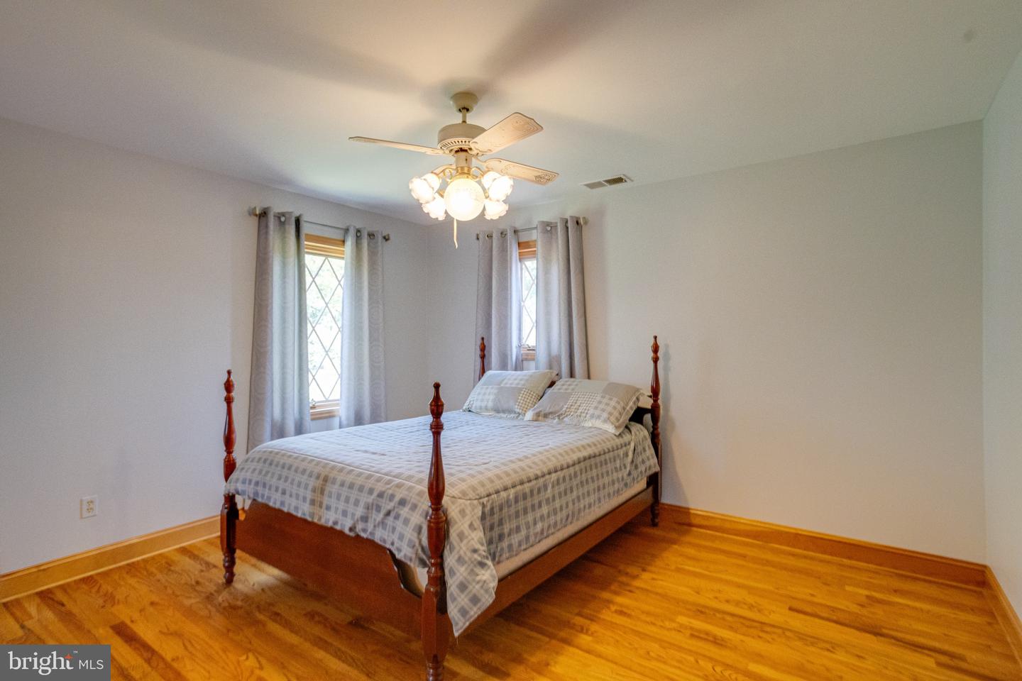 2300 Kings Arms Dr Property Photo 50
