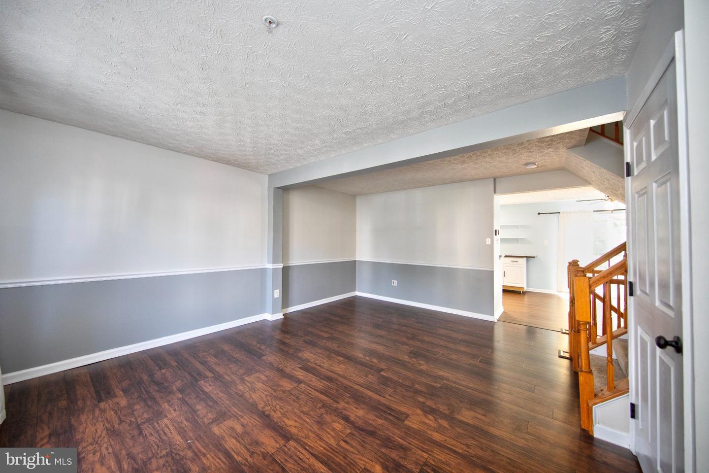 1032 Jeanett Way Property Photo 2