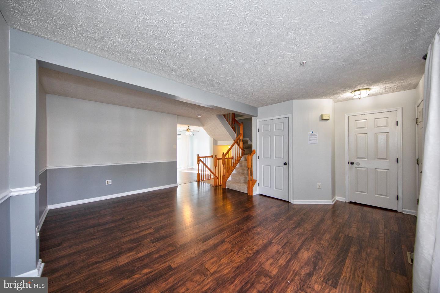 1032 Jeanett Way Property Photo 5