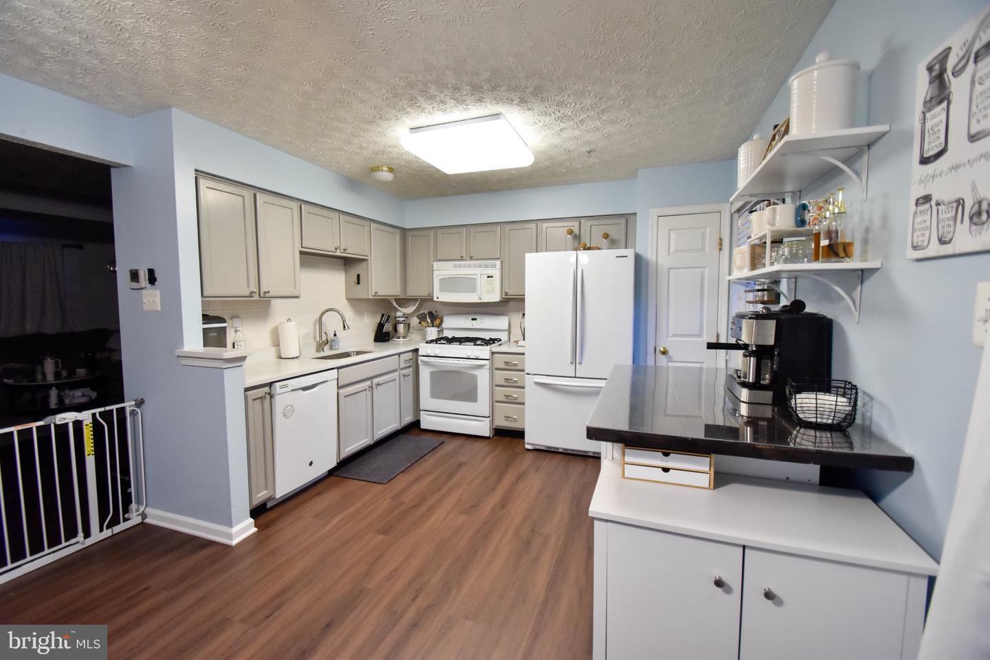 1032 Jeanett Way Property Photo 6