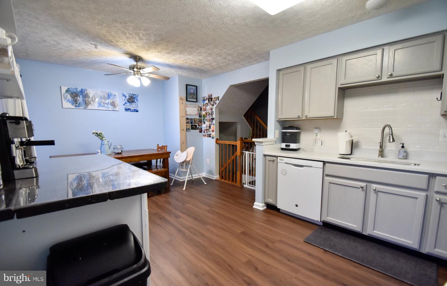 1032 Jeanett Way Property Photo 7