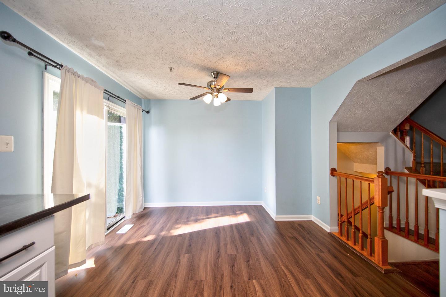 1032 Jeanett Way Property Photo 8