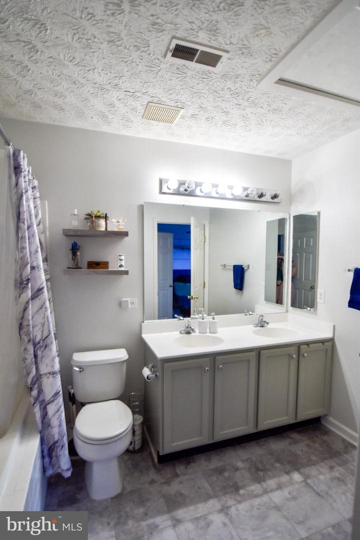 1032 Jeanett Way Property Photo 10