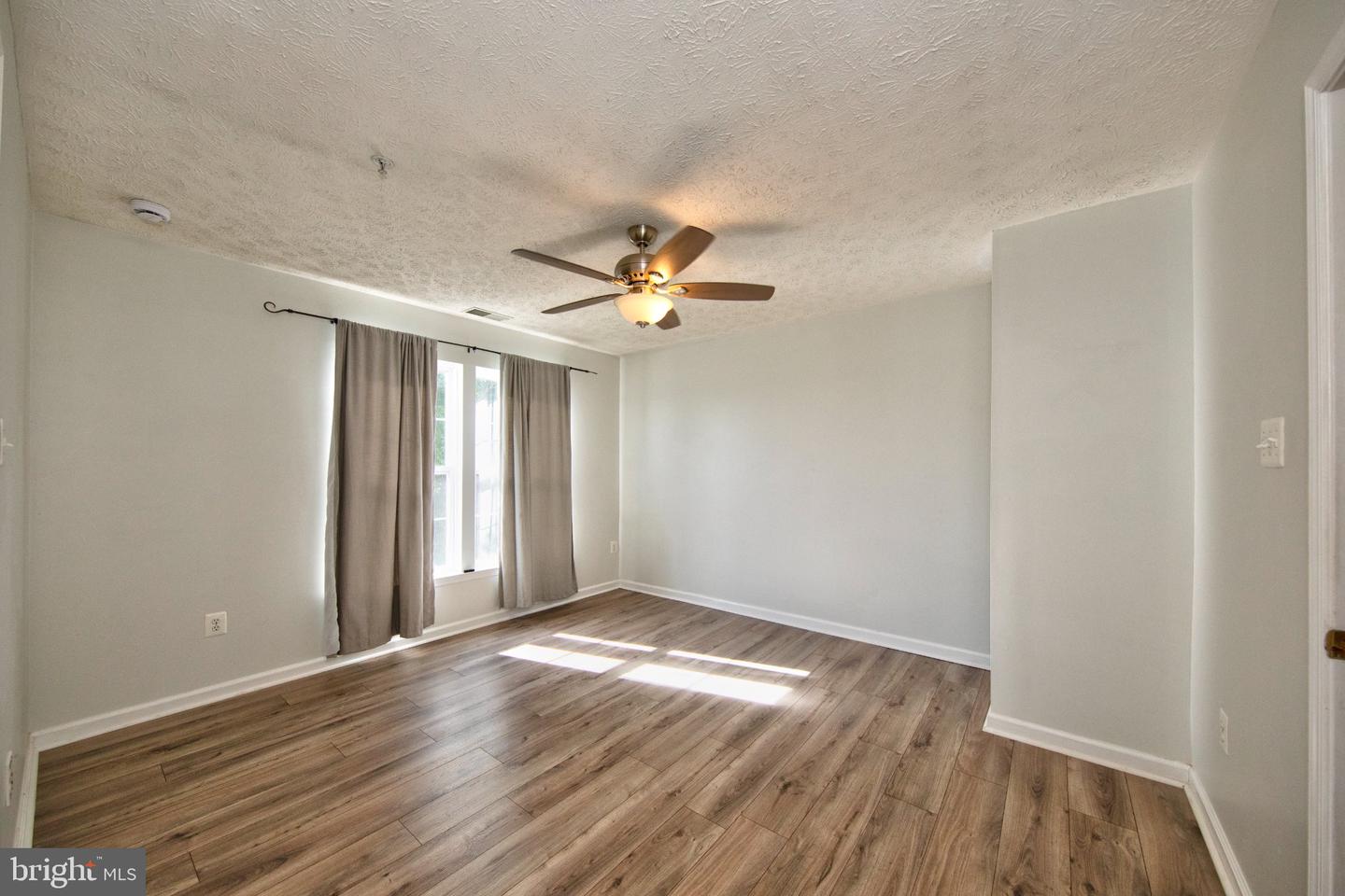 1032 Jeanett Way Property Photo 13