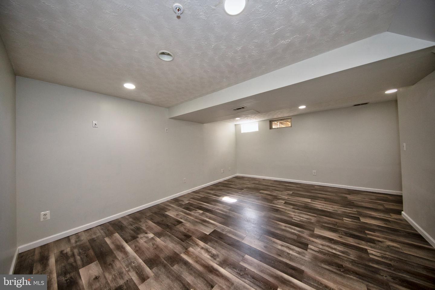 1032 Jeanett Way Property Photo 24