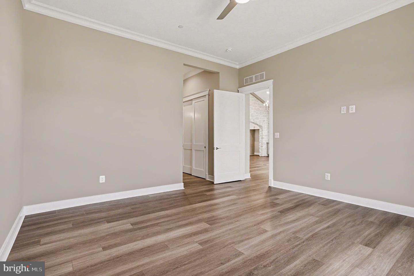 320 Sunnys Halo Dr Property Photo 15