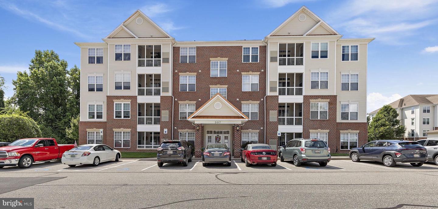 307 Tiree Ct #403 Property Photo 1