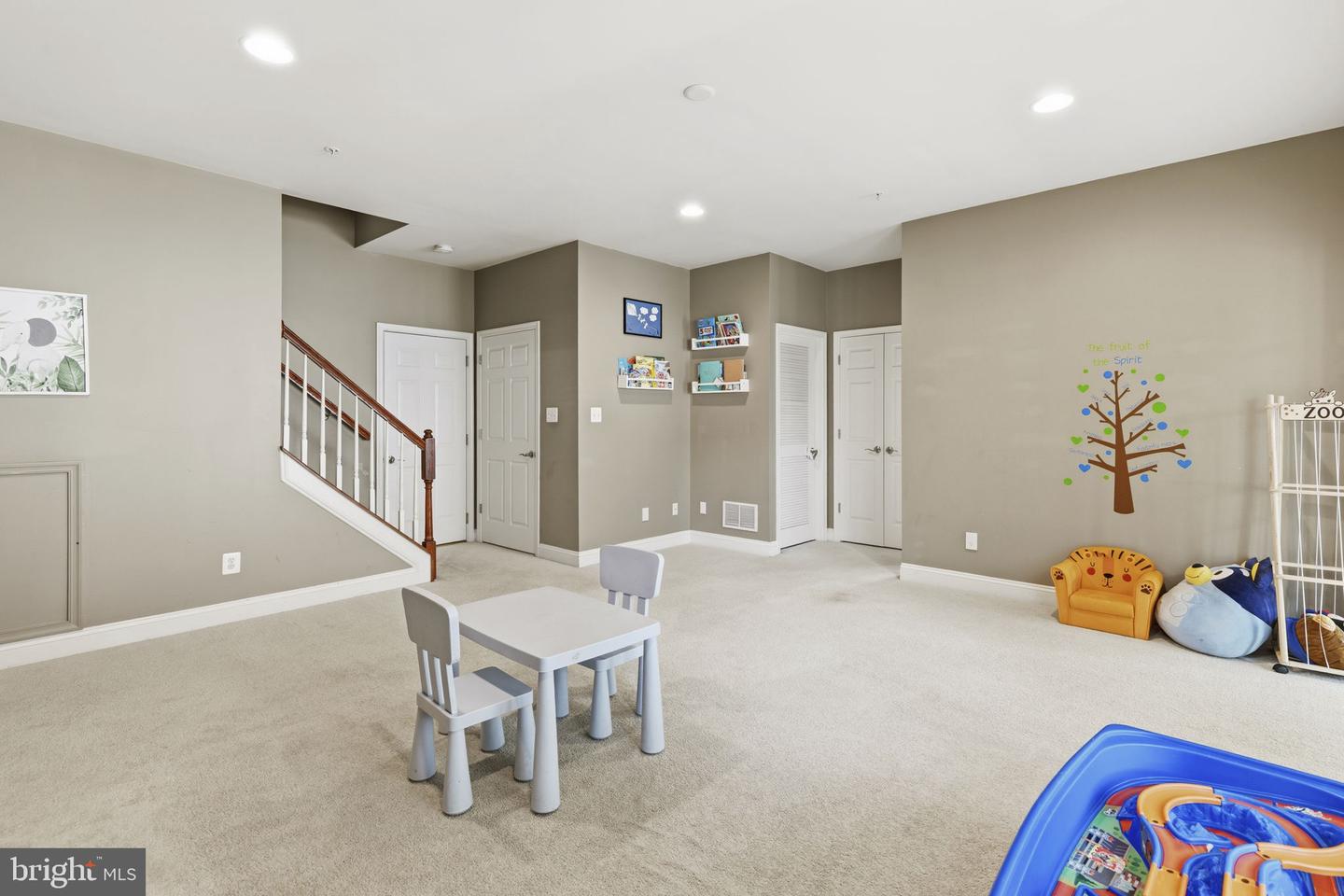 725 Perthshire Pl #66 Property Photo 25