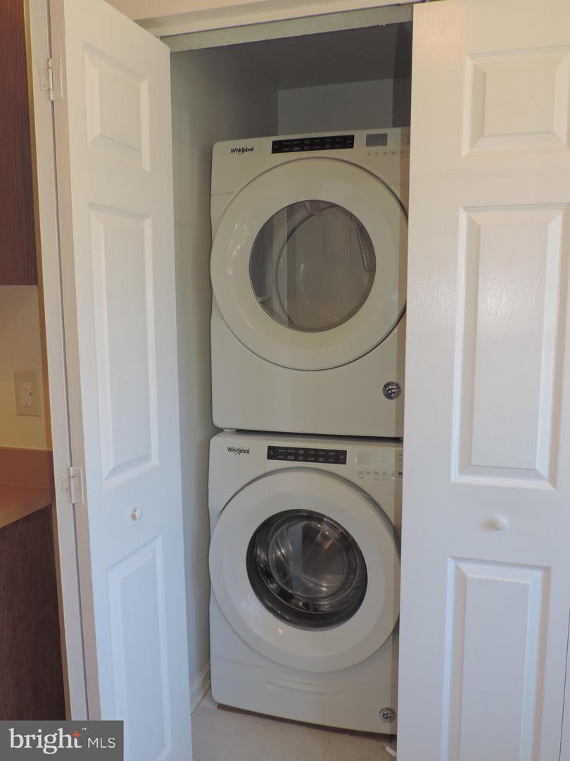 205 Star Pointe Ct #1d Property Photo 29
