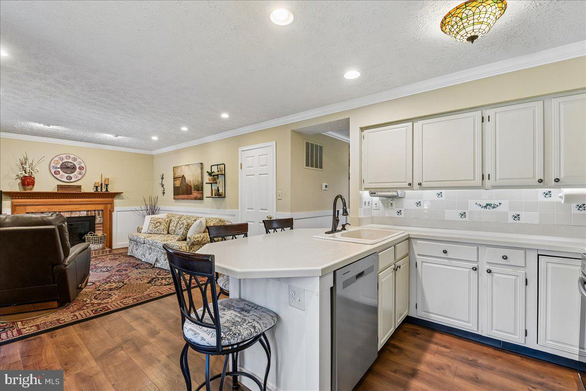 903 Bergen Ln Property Photo 8
