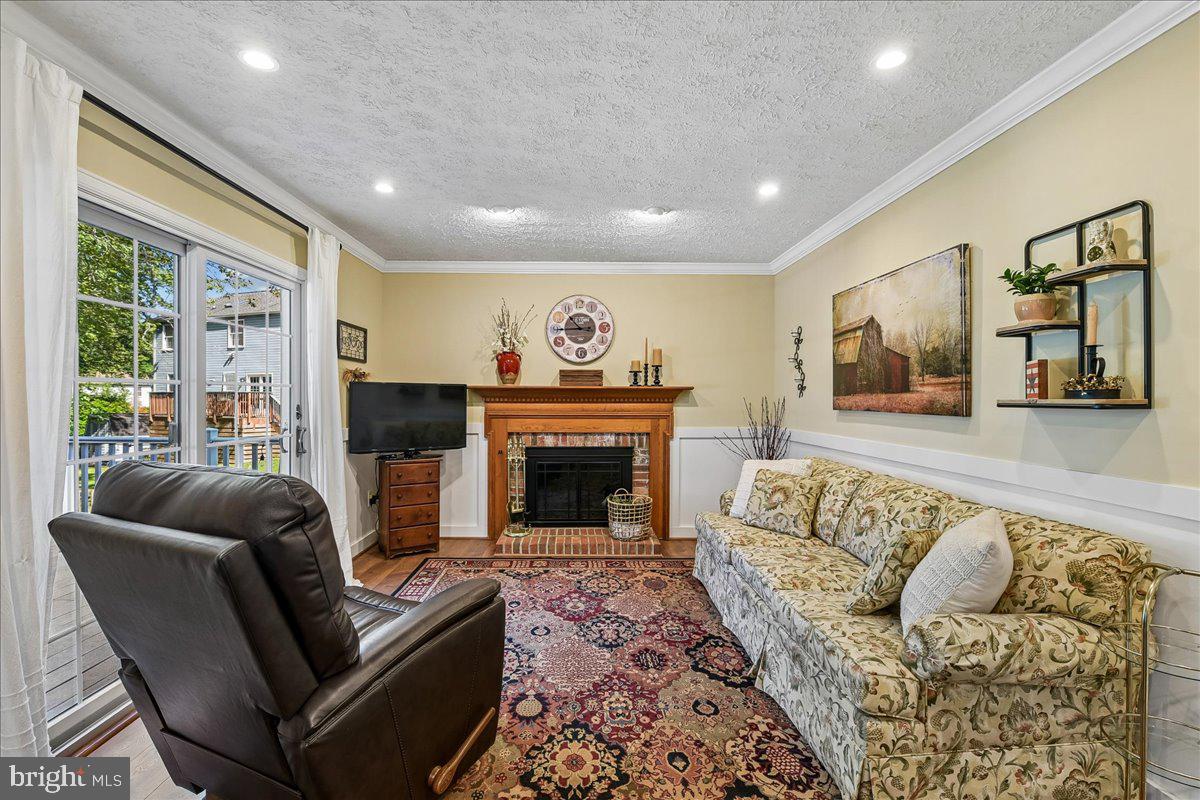 903 Bergen Ln Property Photo 10