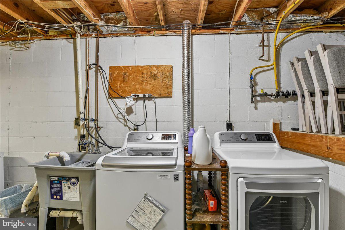 903 Bergen Ln Property Photo 30