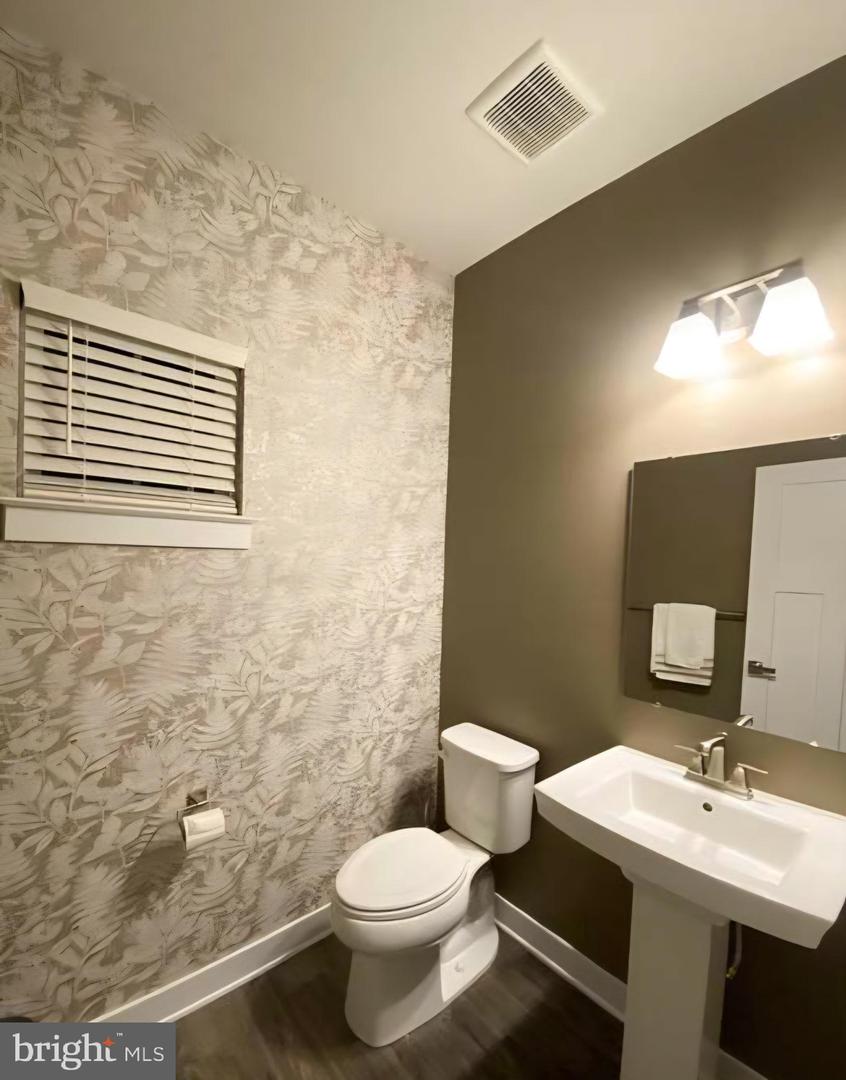 647 Falcon Ln Property Photo 12