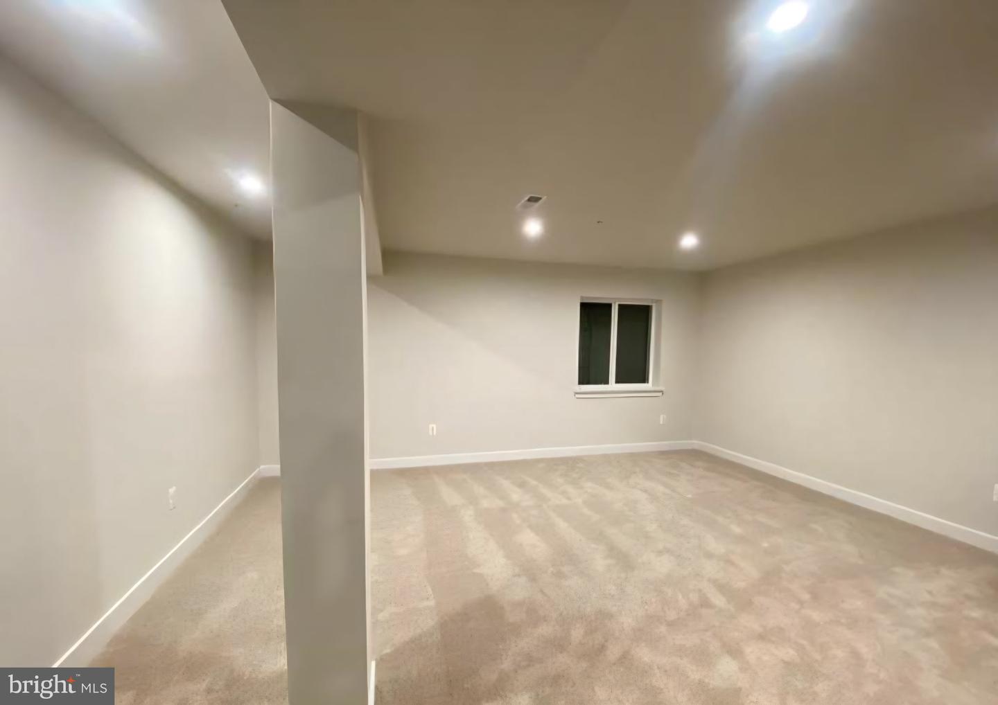 647 Falcon Ln Property Photo 22