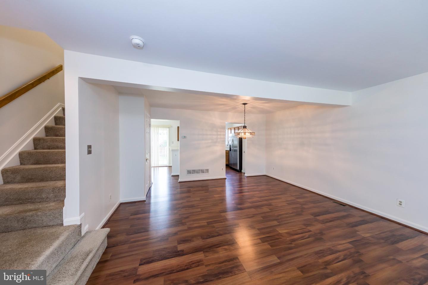 760 Reedy Cir Property Photo 3
