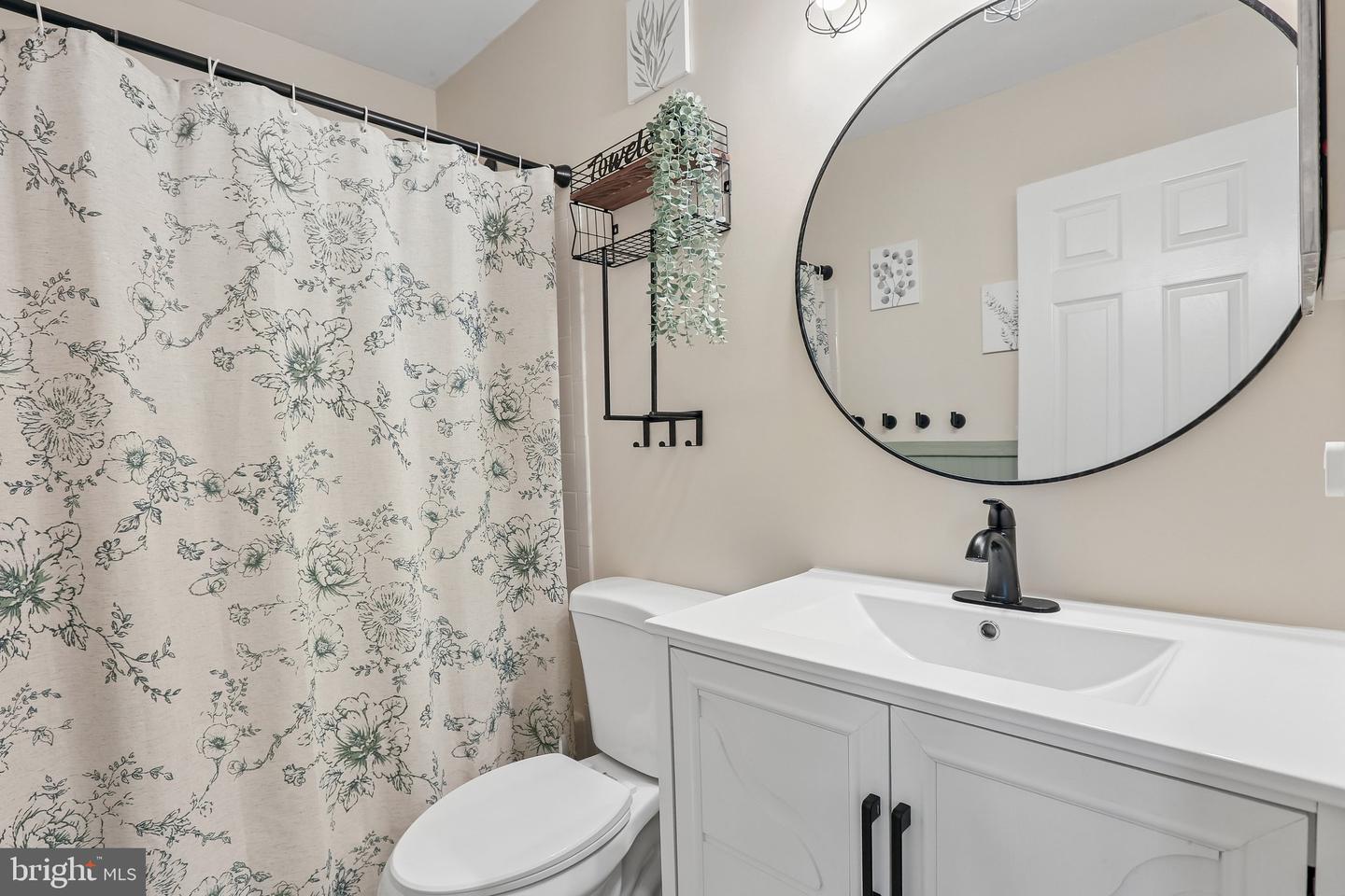 216 Gracecroft Ct Property Photo 18