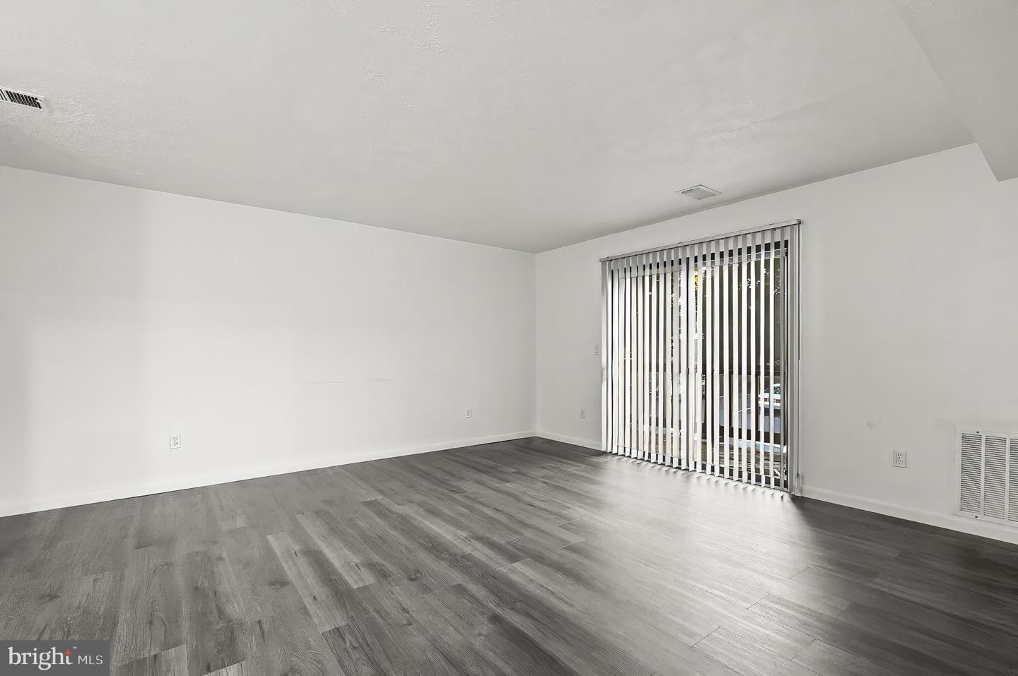 1002 Magnolia Woods Ct #1002-e Property Photo 7