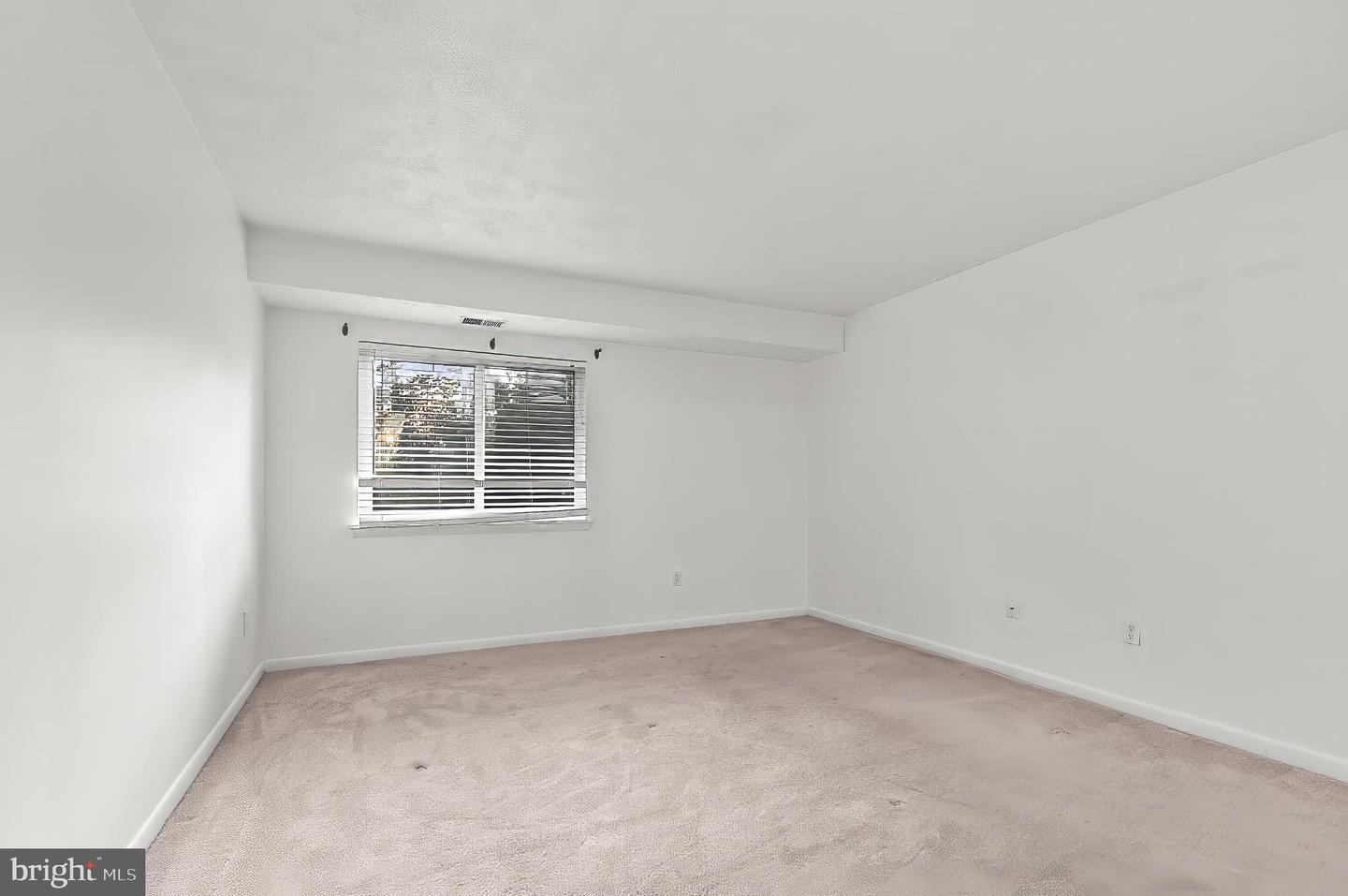 1002 Magnolia Woods Ct #1002-e Property Photo 10