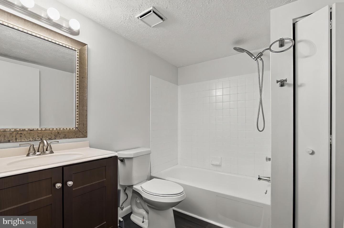 1002 Magnolia Woods Ct #1002-e Property Photo 15
