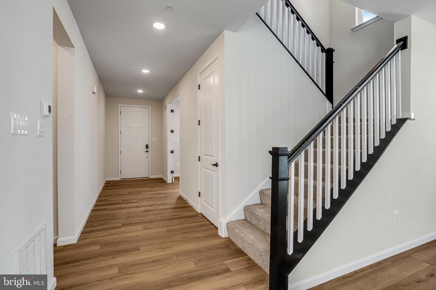 1617 Shady Tree Ct Property Photo 5