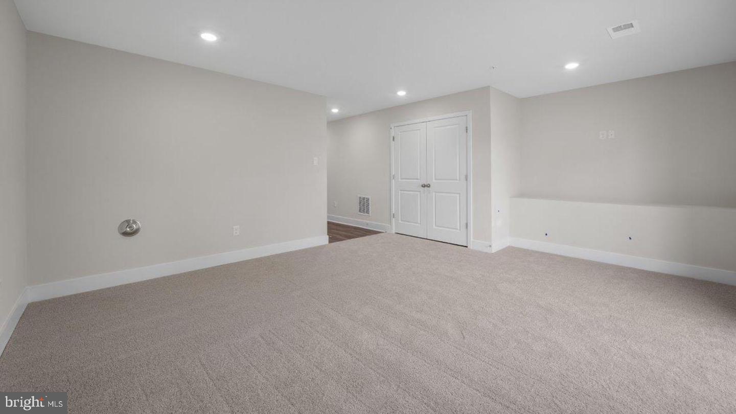 368 Hackley Dr Property Photo 13