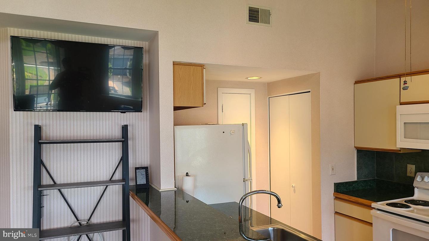 249-d Fountain St #249-d Property Photo 12