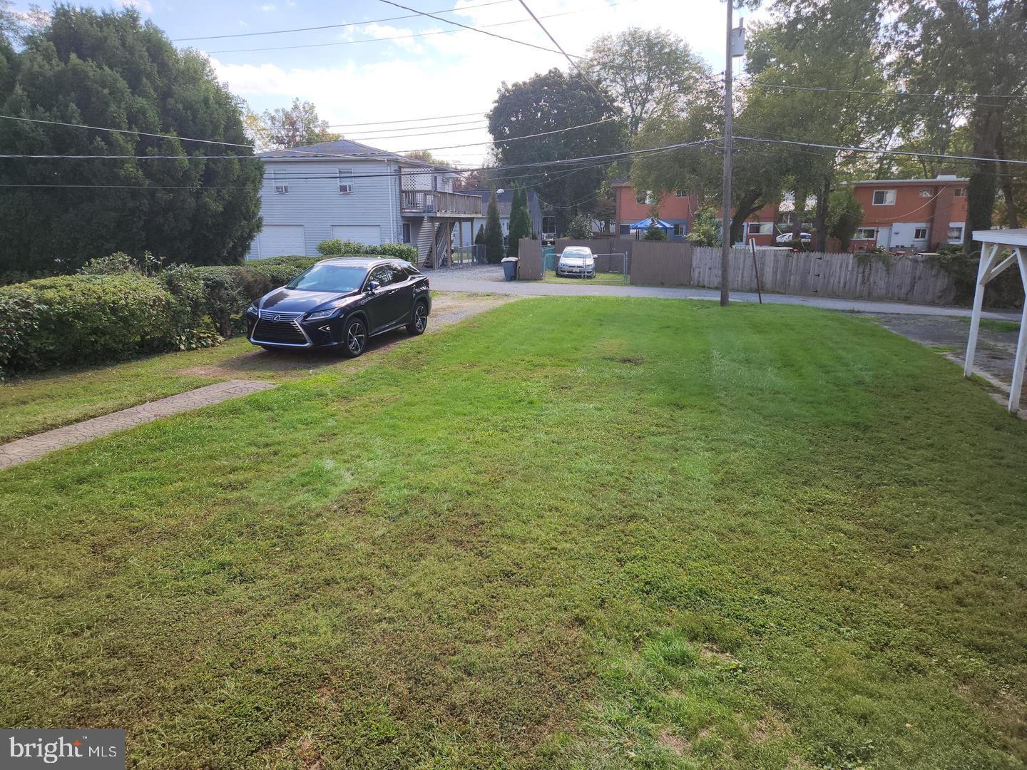 716 Revolution St Property Photo 16