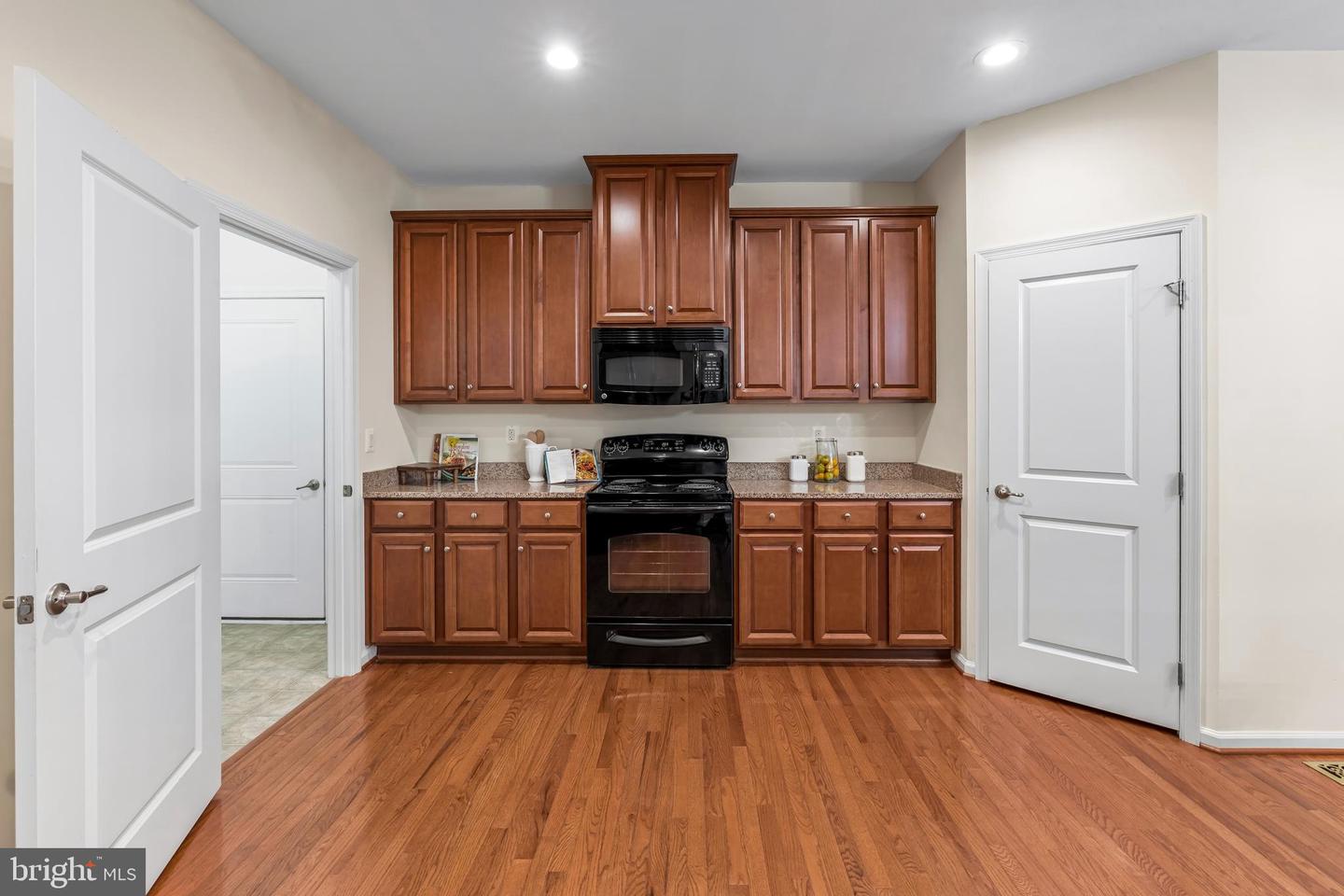 331 Tufton Cir Property Photo 9