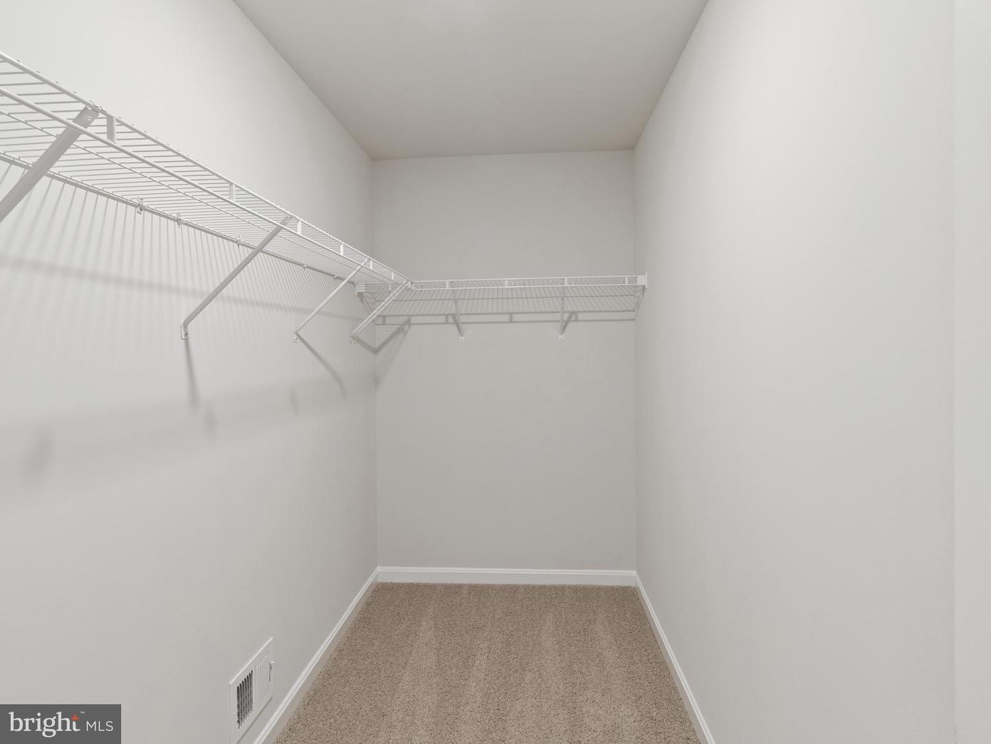 812 Spikeresh Way Property Photo 9