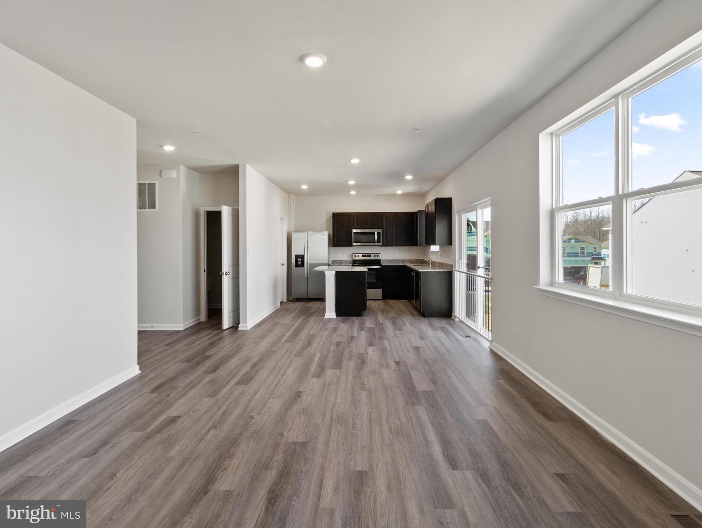 812 Spikeresh Way Property Photo 15