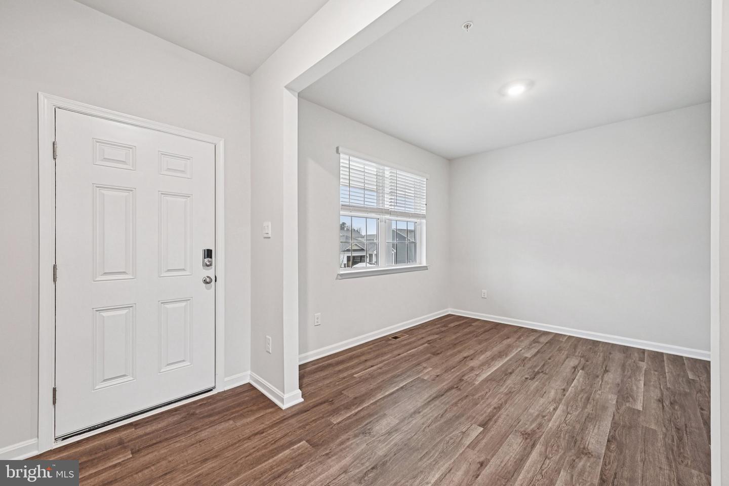 810 Spikeresh Way Property Photo 7