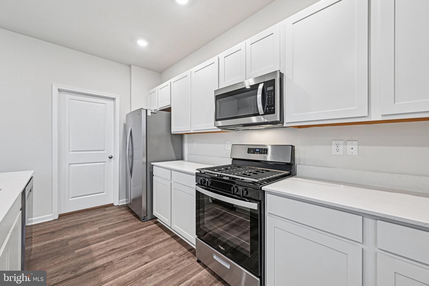 810 Spikeresh Way Property Photo 15