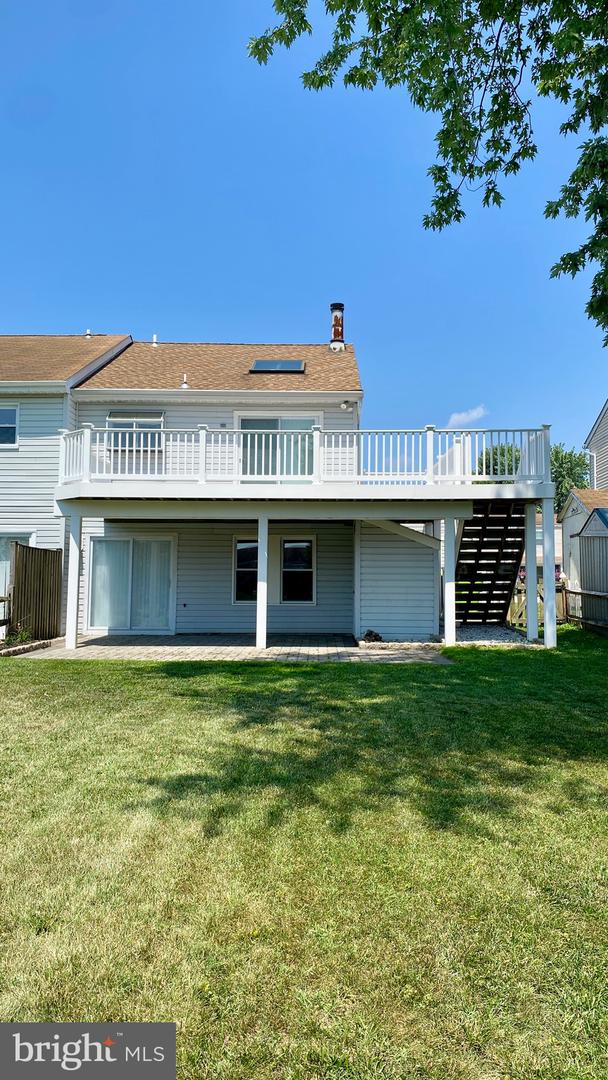 109 Breakwater Ct Property Photo 2